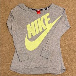 Nike quarter sleeve shirt